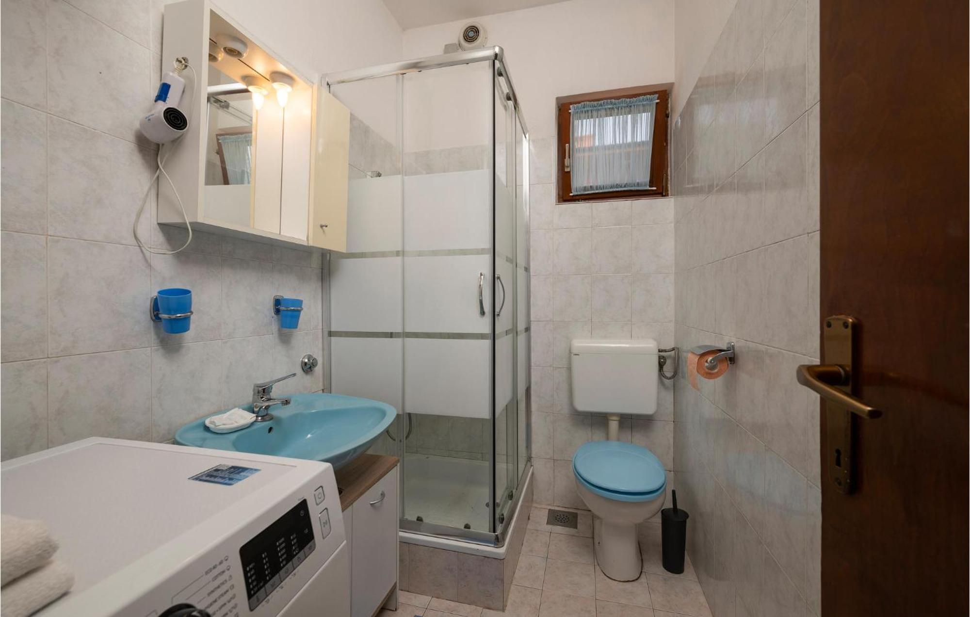 1 Bedroom Cozy Apartment In PUY Exterior foto